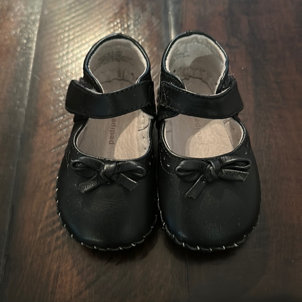 Pedipeds size 6-12 months or US size 4